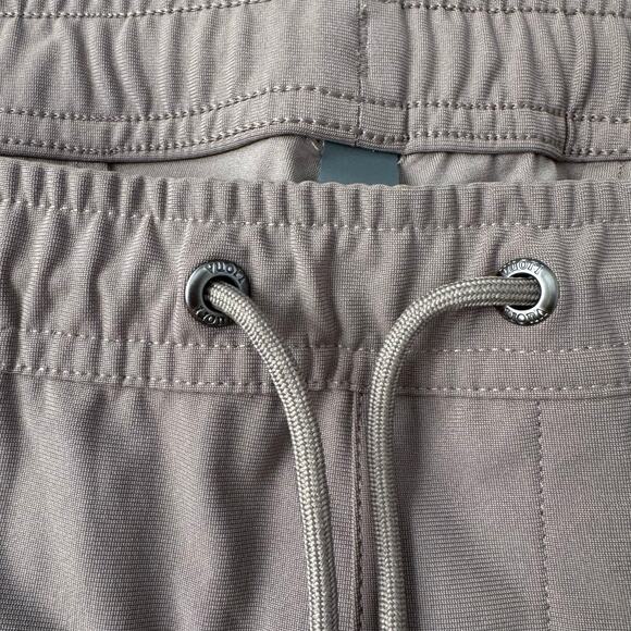 Vuori Men’s Meta Jogger 30” Smokey Taupe - Size XXL - Picture 2 of 9